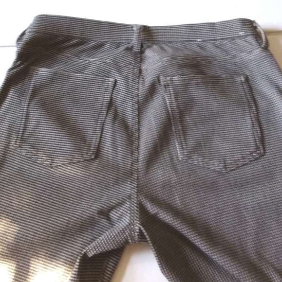 4/$20 NWOT Uniqlo Black/White Houndstooth Leggings - Picture 6 of 8